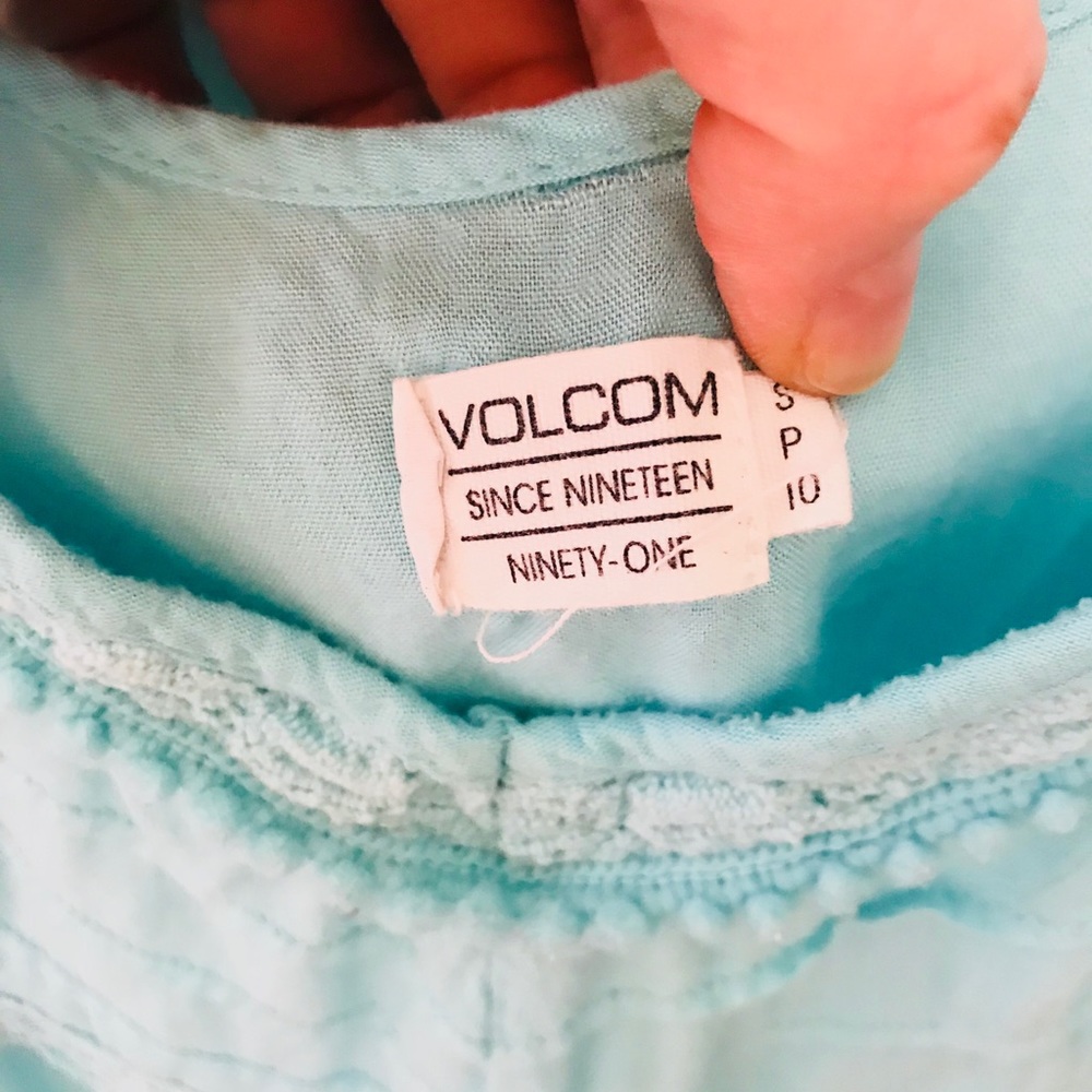 Volcom Top - Picture 2 of 2